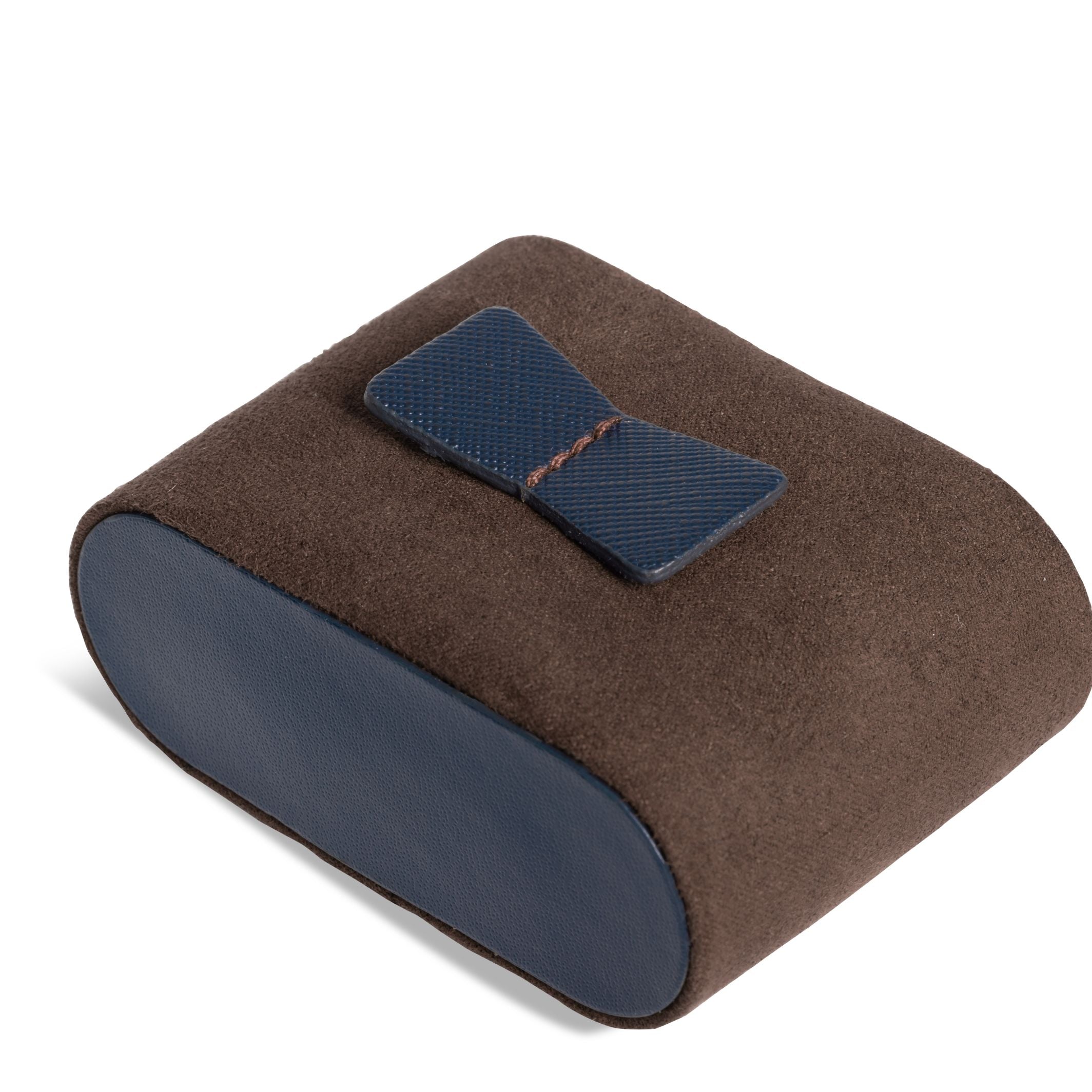 Zoom sur les coussins de la boîte à montre Bond quatre emplacements -  Coloris bleu foncé intérieur marron foncé