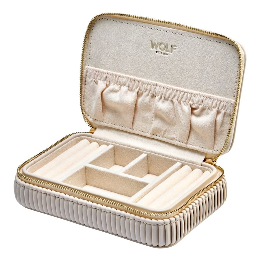 Coffret à bijoux beige avec intérieur en velours de la marque Wolf