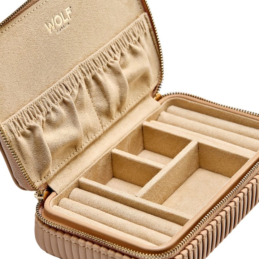 Coffret à bijoux beige clair avec intérieur en velours de la marque Wolf