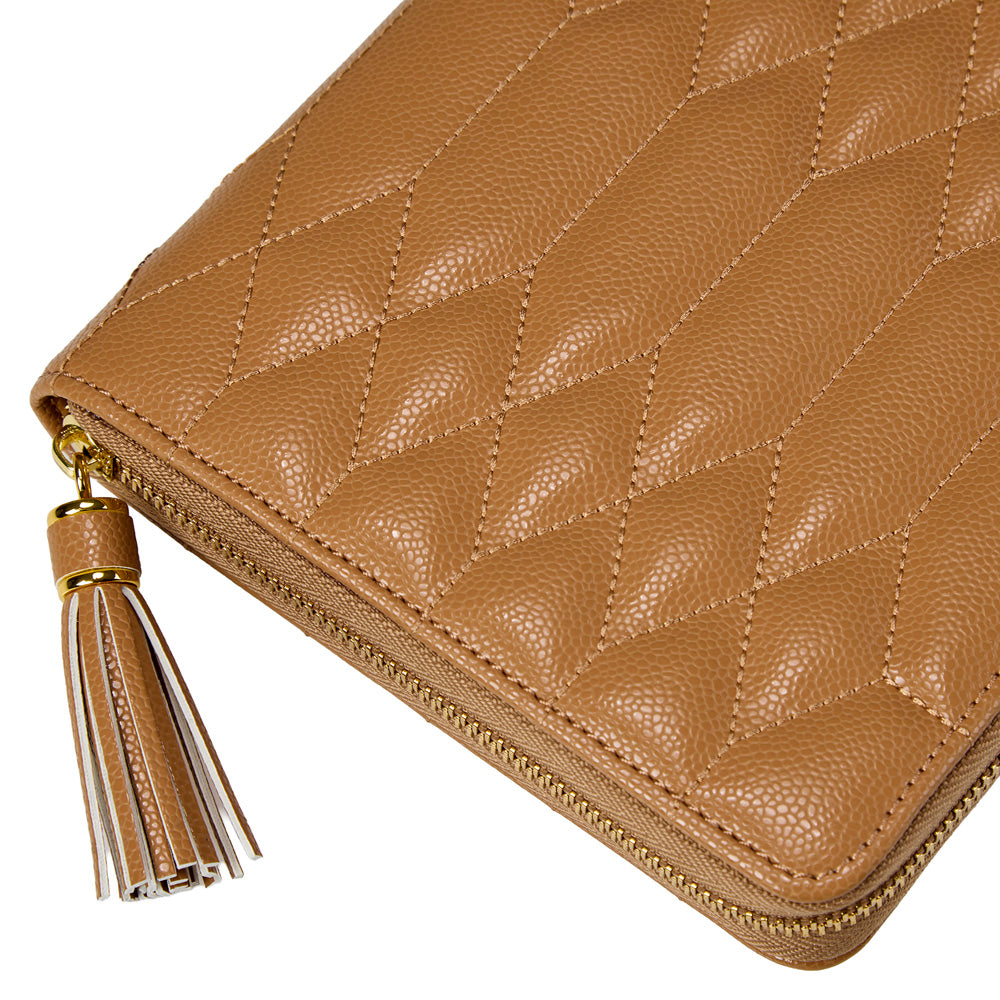 Zoom sur le revètement matellassé du portefeuille à bijoux Wolf 1834 Lauren -  Coloris caramel