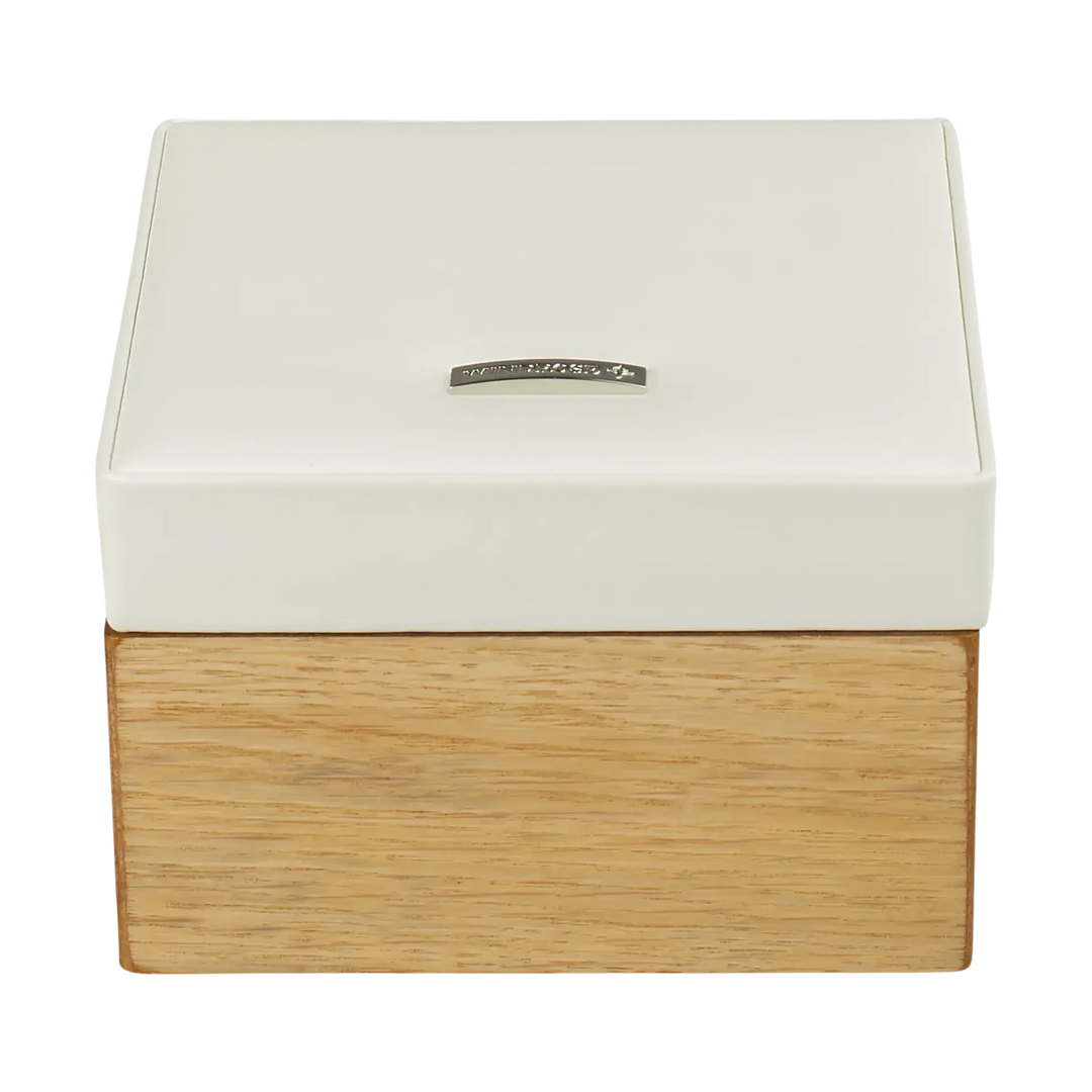petite boite à bijoux en cuir blanc avec base en bois clair