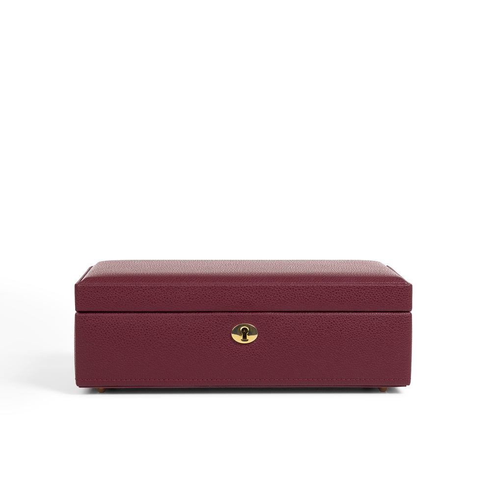 Boîte à bijoux en cuir bordeaux de la collection Vitoria. Vue fermée. Fond blanc