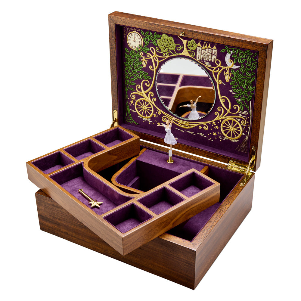 Vue transverse ouverte de la boîte à bijoux musicale en bois de la collection Ballet de Wolf 1834, y compris plateau amovible et clé étoile -  Modèle Cendrillon - Musique Valse des Fleurs de Tchaïkovsky