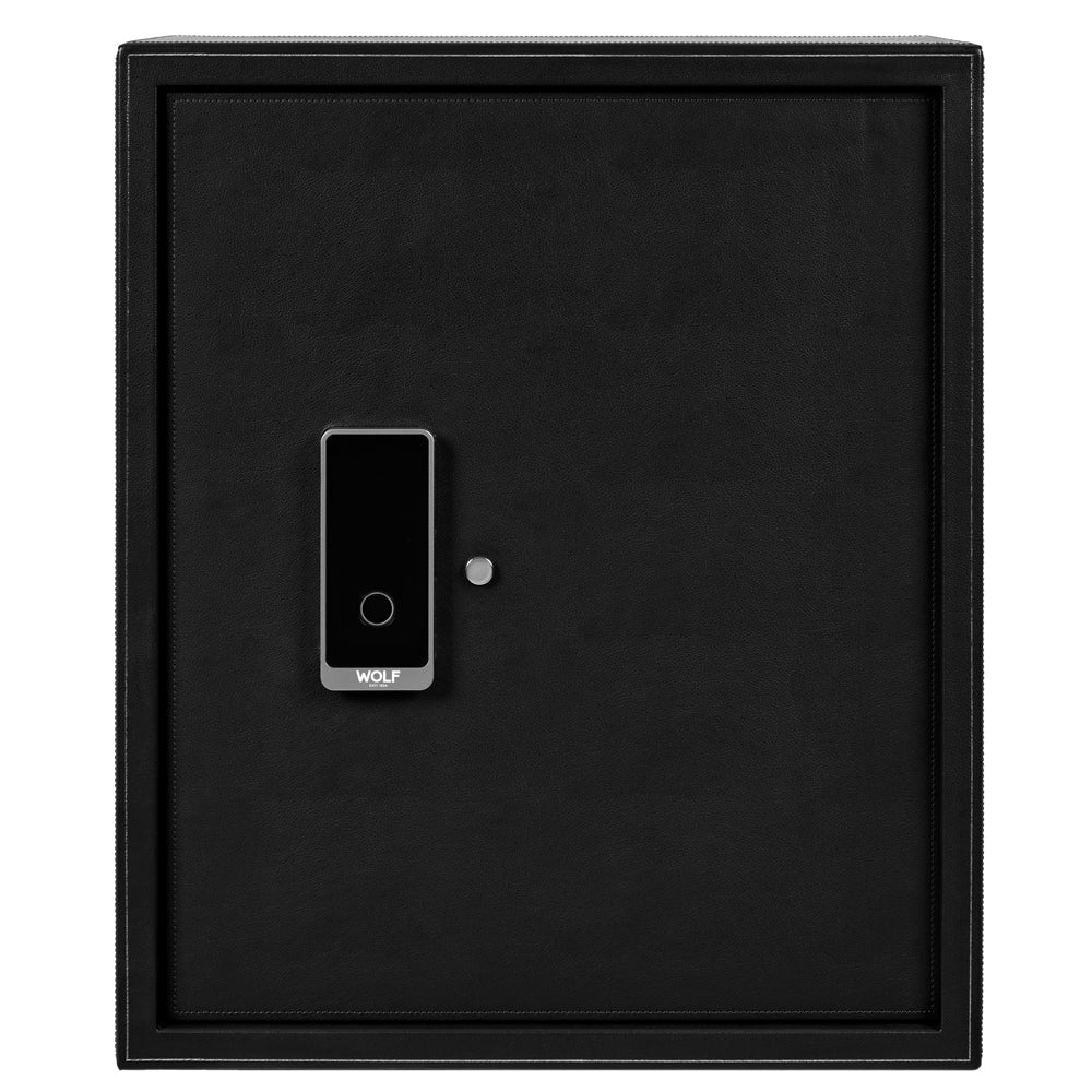 Coffre fort biométrique et remontoir huit emplacements de la collection The Den, manufacture Wolf 1834, coloris noir. Vue de face fermée
