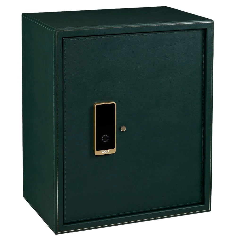 Coffre fort biométrique et remontoir huit emplacements de la collection The Den, manufacture Wolf 1834, coloris vert. Vue fermée transverse