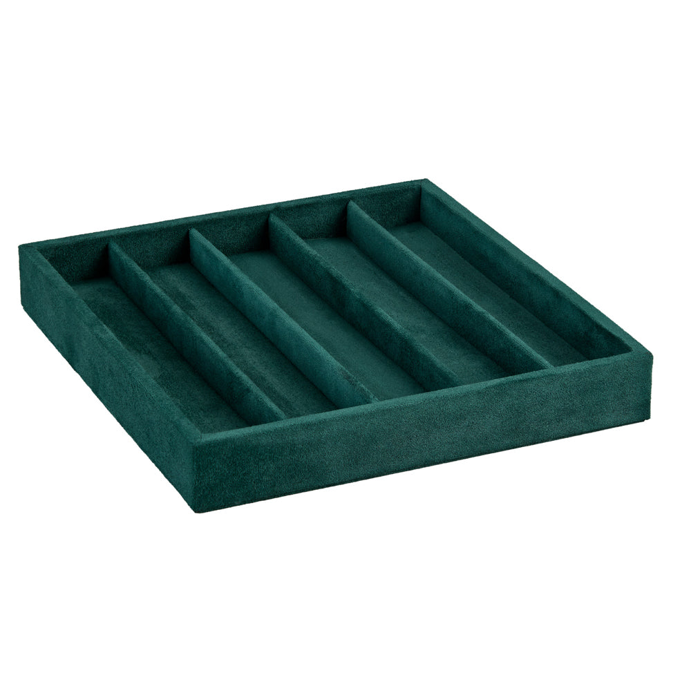 Coffre fort biométrique et remontoir huit emplacements de la collection The Den, manufacture Wolf 1834, coloris vert. Zoom sur un compartiment à bijoux