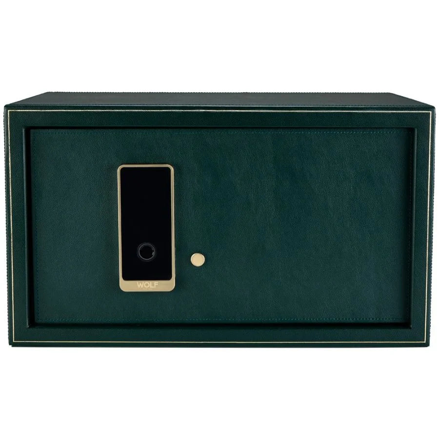 Coffre fort biométrique et remontoir quatre emplacements de la collection The Den, manufacture Wolf 1834, coloris vert. Vue fermée, avec visuel sur l'ouverture biométrique