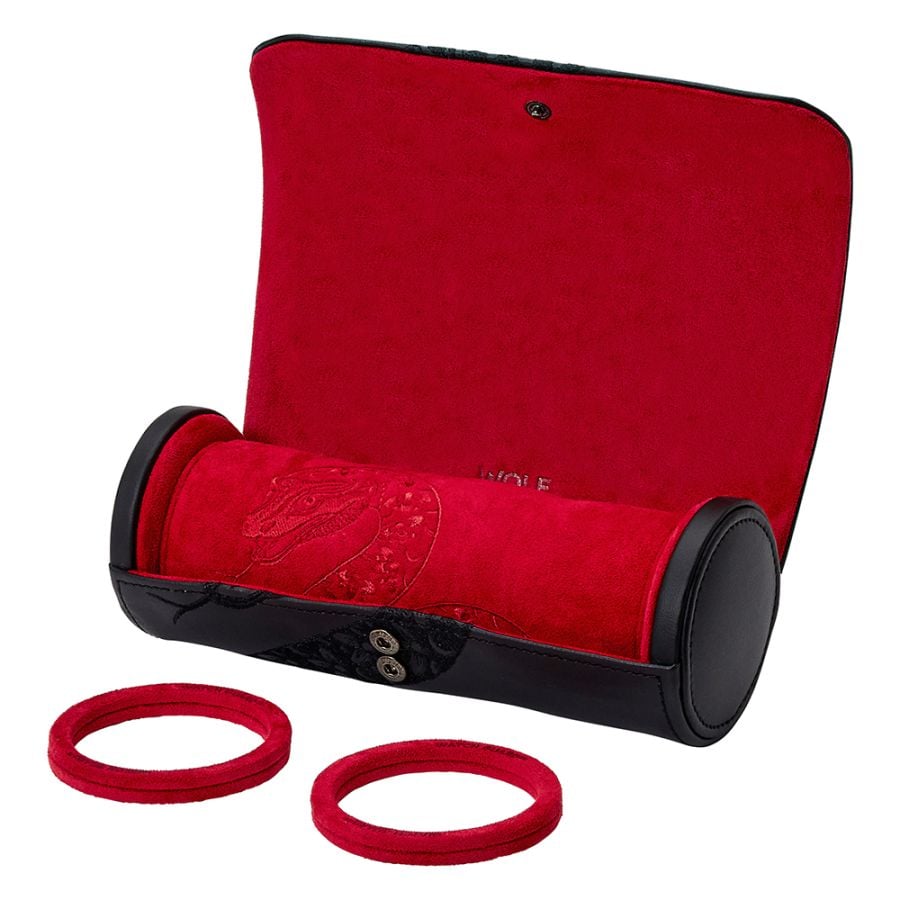 Étui montre Lunar ouvert, intérieur en velours rouge, trois emplacements avec cousin cylindrique décoré et deux anneaux amovibles posés devant