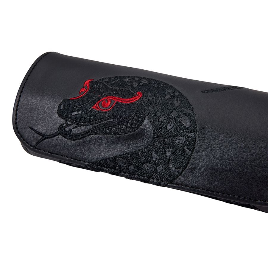 Étui montre Lunar fermé en cuir noir, décoré d’une broderie de serpent avec yeux rouges