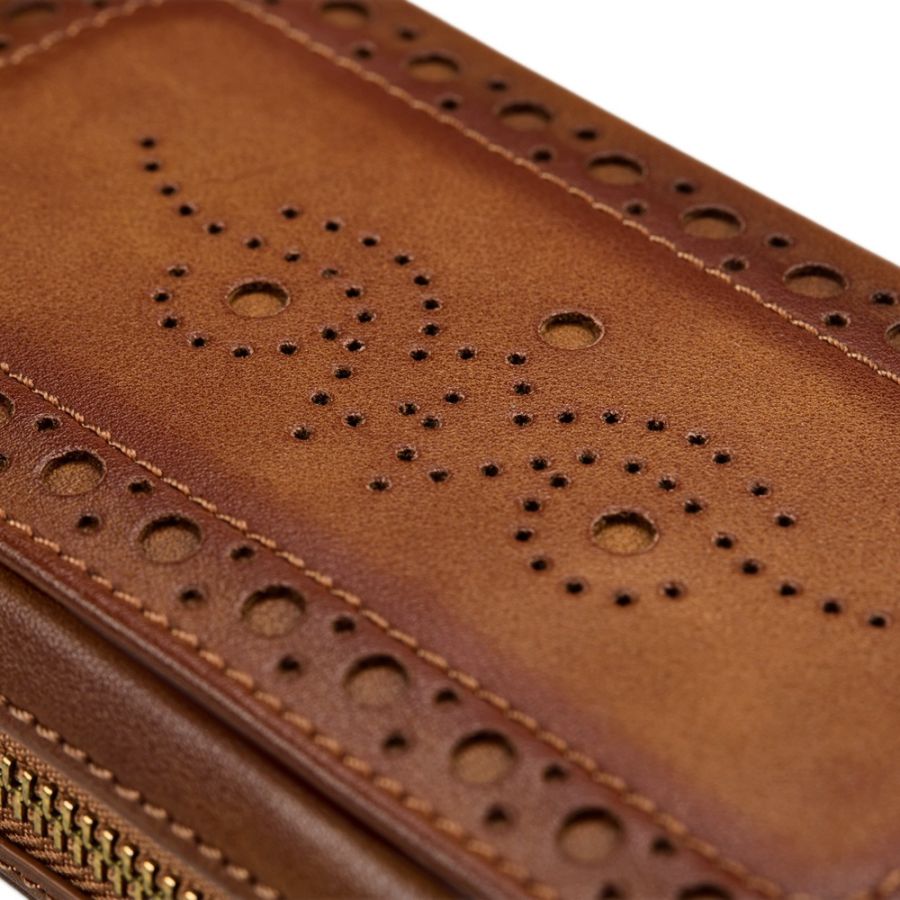 Etui à montre Wolf 1834, collection Brogue - Esthétique vintage et intemporelle des célèbres chaussures britanniques « brogue » - Revetement haut de gamme effet cuir patiné - Deux emplacements