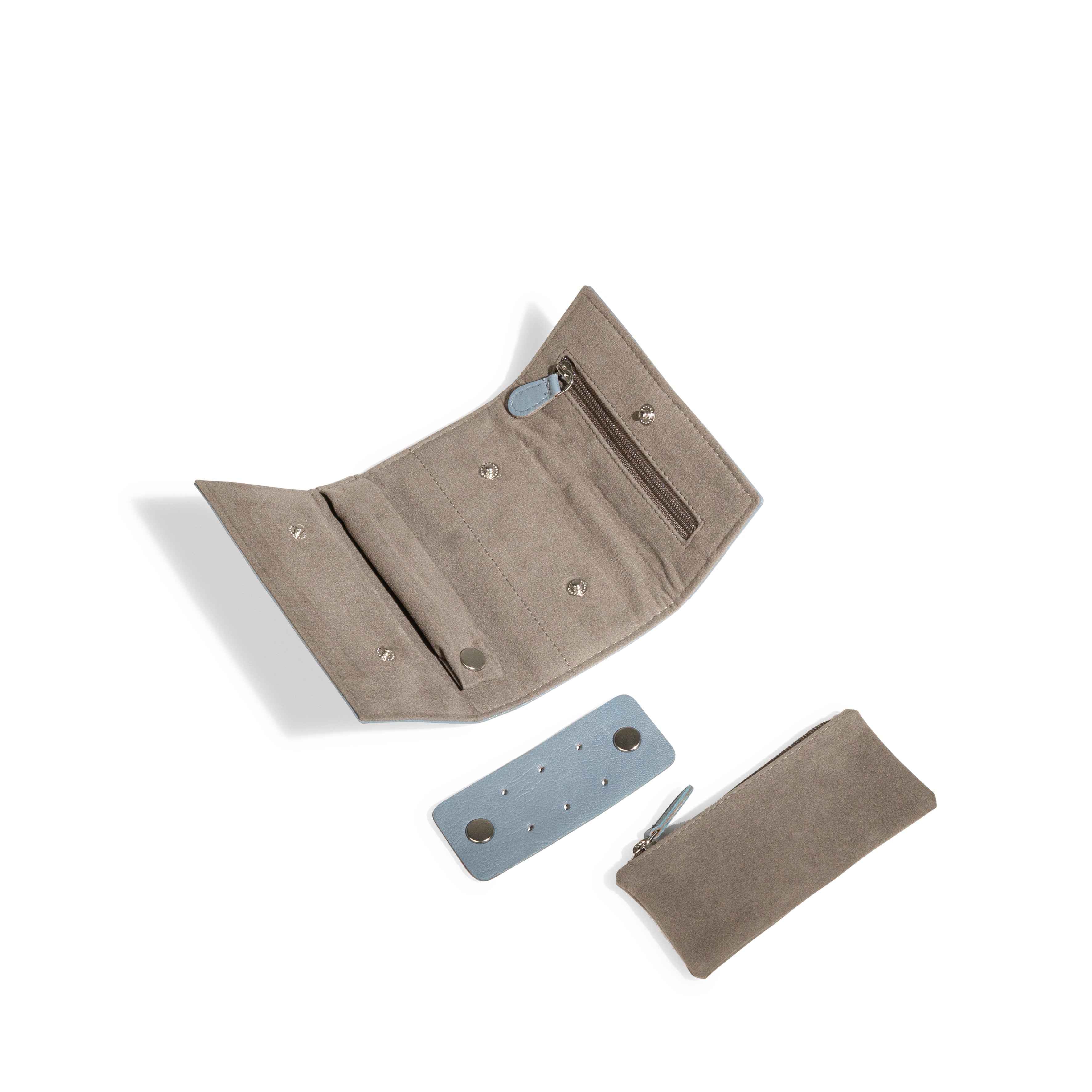 Pochette en cuir véritable Sienna, cuir véritable, bleu clair, vue ouverte avec accessoires
