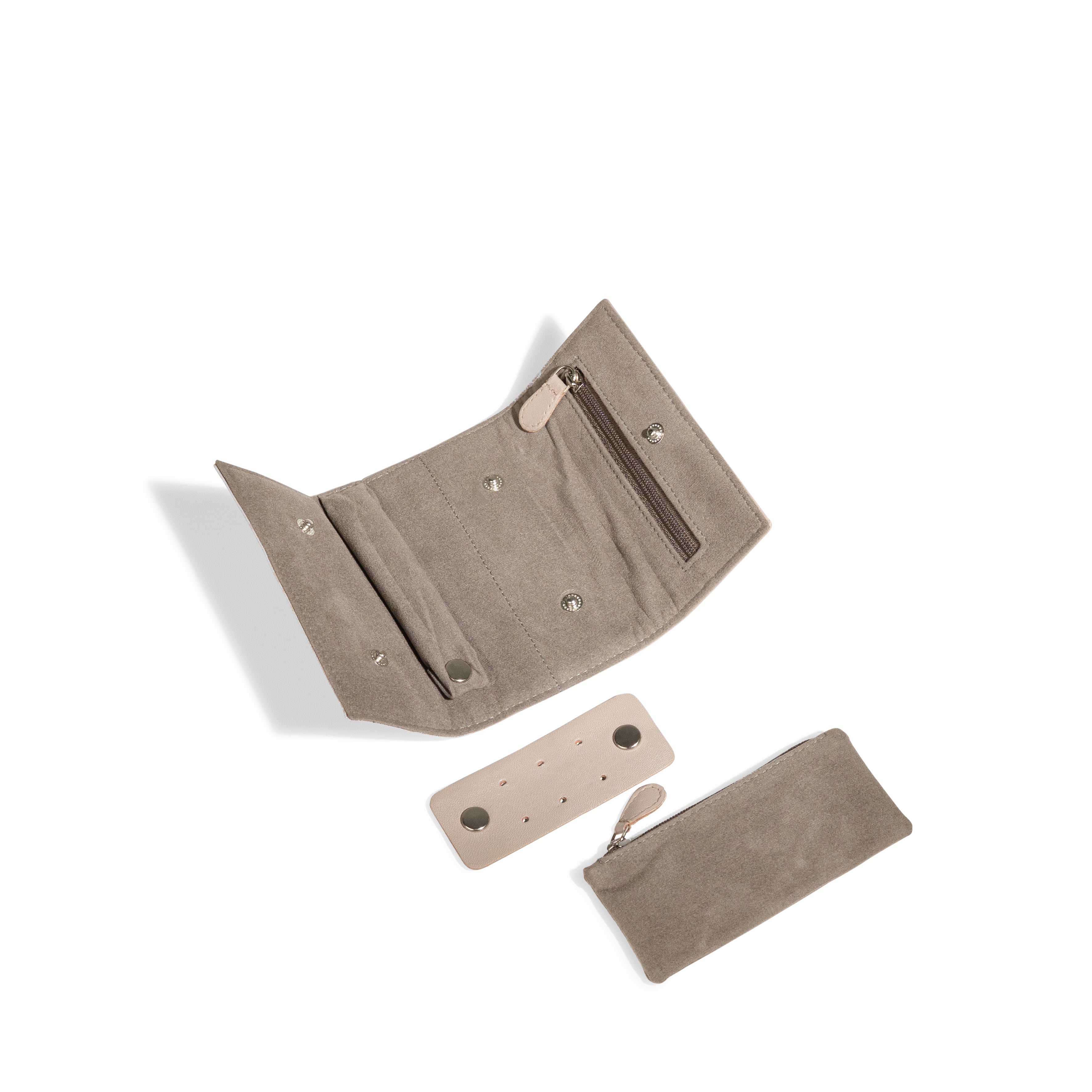 Pochette en cuir véritable Sienna, cuir véritable, beige cappuccino, vue ouverte avec accessoires
