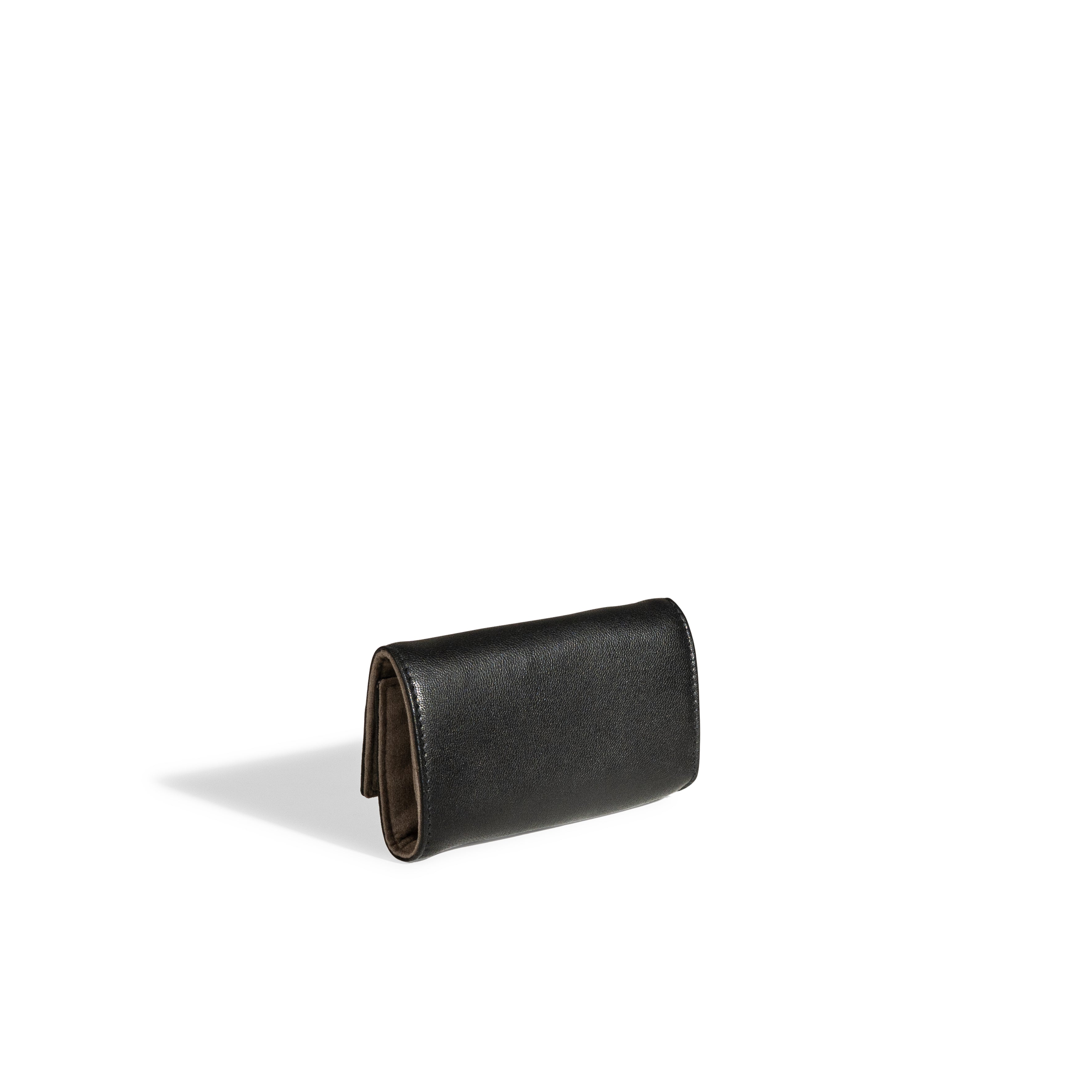 Pochette en cuir véritable Sienna, cuir véritable, noire, vue fermée, de dos