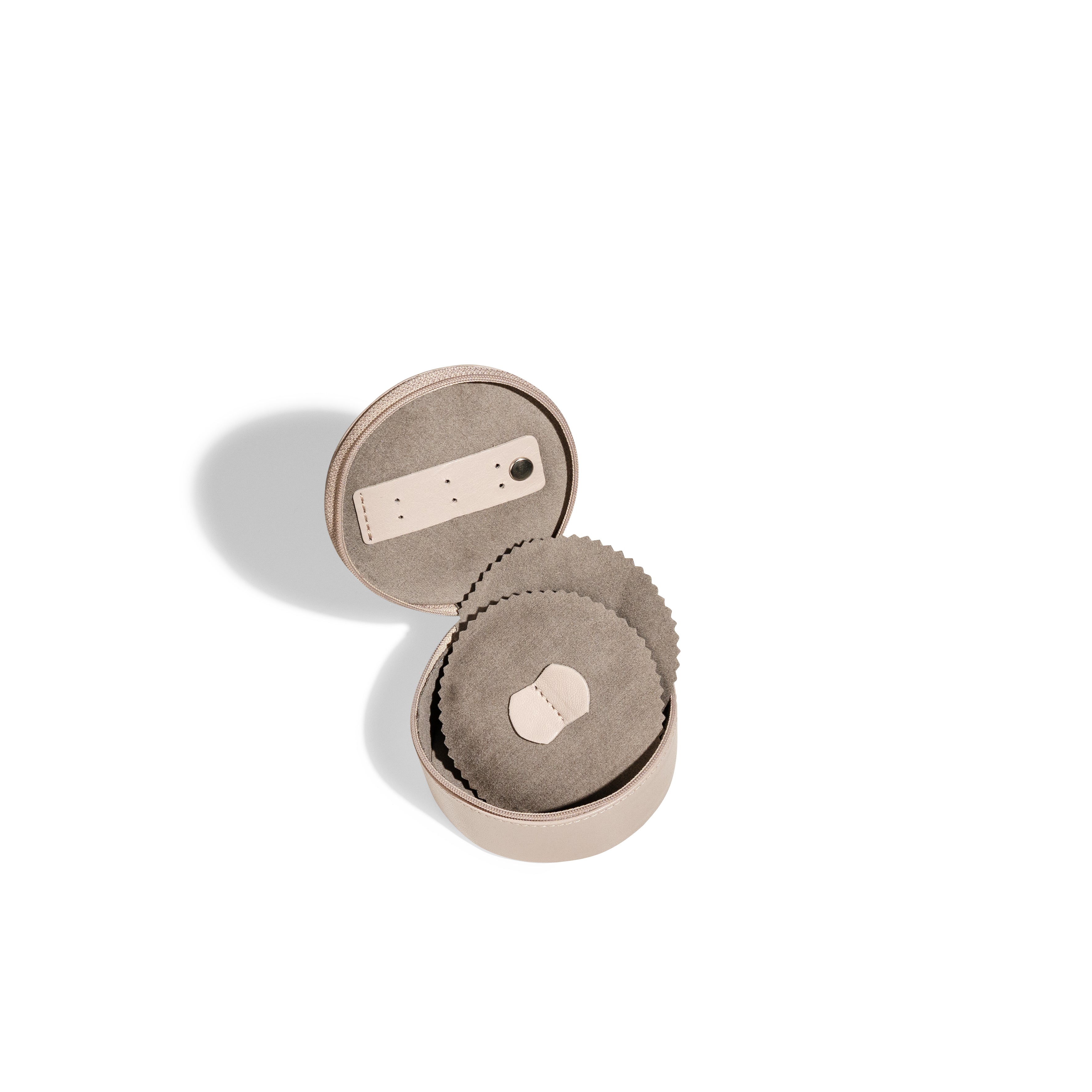 Mini boite à bijoux ronde en cuir véritable Sienna, beige cappuccino, vue ouverte
